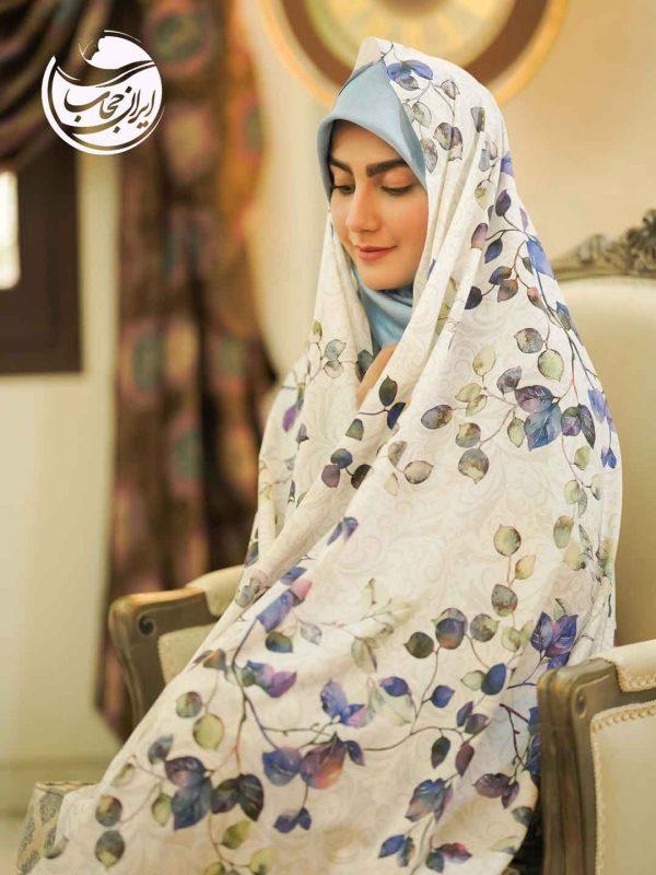چادر رنگی جنس سوپرسافت رنگ سفید آبی طرح برگ