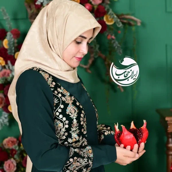 خرید پیراهن زنانه اوکیا و خرج‌کار مخمل مناسب برای مهمانی های شما